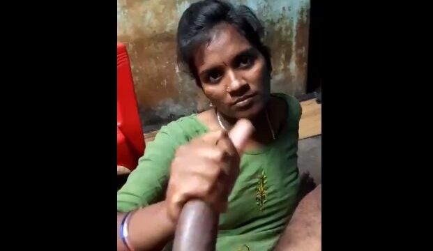 New desi sex Xxx hindi Tamil Girl Giving handjob and blowjob